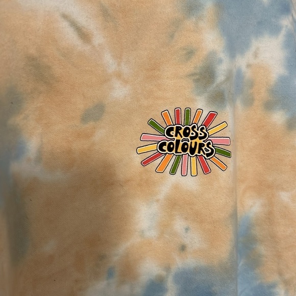 NWOT Cross Colors cropped tie dye sweatshirt, women’s size Medium. - Picture 3 of 10